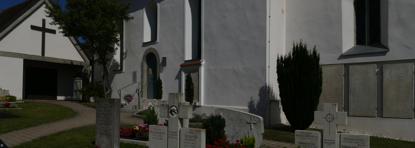 Friedhof Wörnitzostheim im Sonnenschein